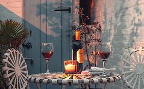 *New* Noel Cottage “A Romantic Quirky Little Gem”
